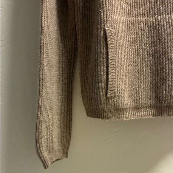 Banana Republic Beige V-Neck Cashmere Sweater, Size Small - Picture 3 of 7